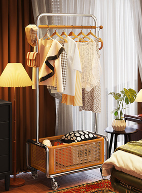 新款中古藤编衣帽架落地卧室隔夜次衣挂衣架床边移动收纳篮脏衣篓