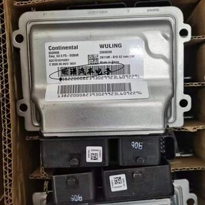 适用五菱宏荣光之光8220008 28930299汽车发动机电脑电路板ECU