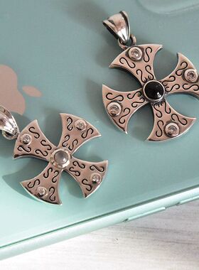 男女复古S花纹镶嵌星光石月光石圆形十字飞镖泰银吊坠925纯银挂件