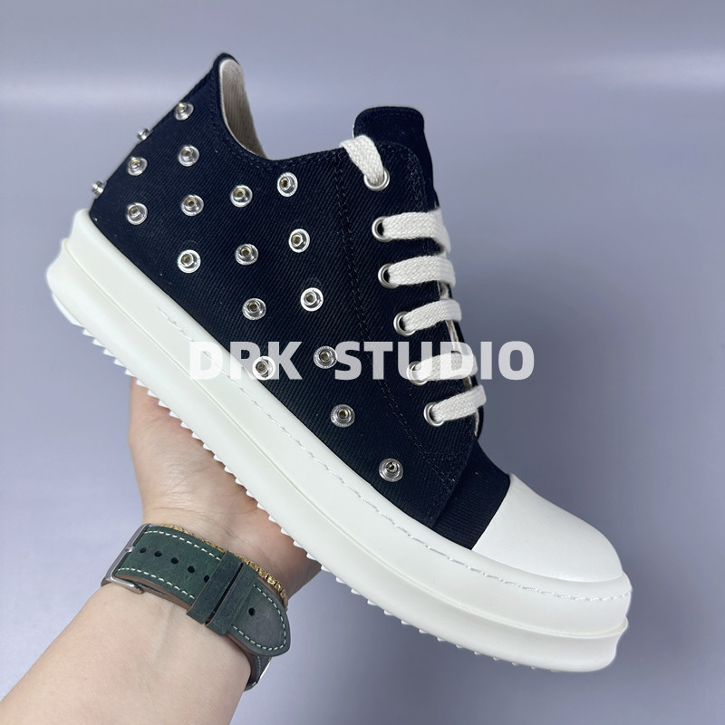 Black Low-Top Rivet Style