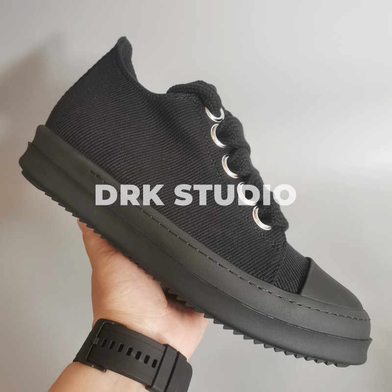 Black Low-Top