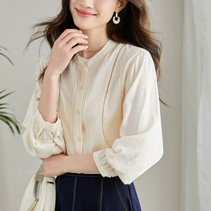 時(shí)尚鏤空刺繡拼接設(shè)計(jì)感小眾襯衫圖片