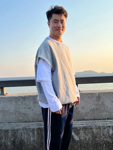 歪牌设计师款 小众高克马甲纯色休闲运动街头圆领背心ins潮 宽版