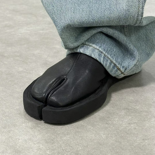 CROOKED CARD 歪牌设计师款真皮厚底分趾鞋 植鞣网红猪蹄男女皮鞋