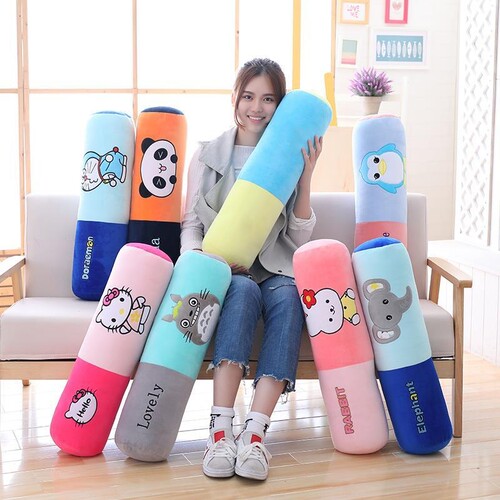 KK猫草莓玩偶长条大抱枕