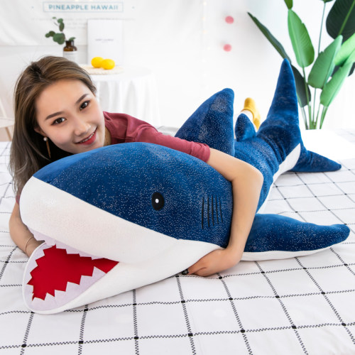 鲨鱼睡觉抱枕长条枕公仔