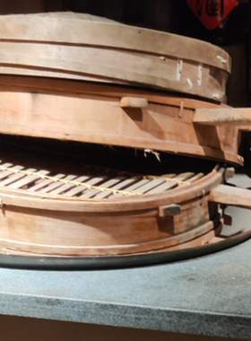 怀旧铁锅黑碗馒头使用民俗老物件