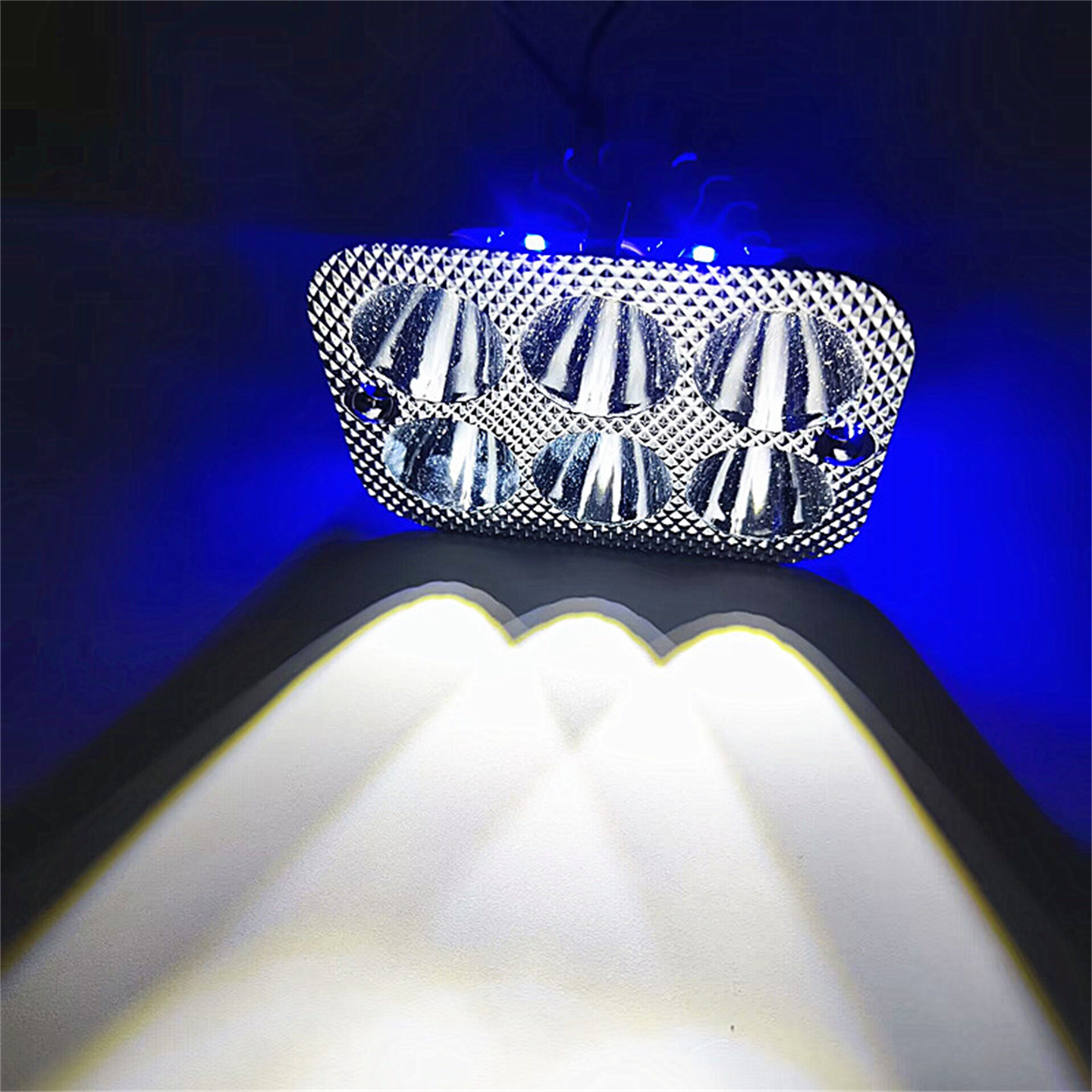 摩托车改装件LED大灯GY6鬼火国三福喜12VLED前灯泡前大LED灯泡