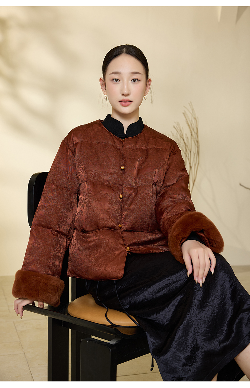 品牌原创新中式绣红人丝提花獭兔毛袖口围脖松弛感羽绒服女0482