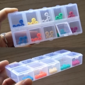 迷你指尖四轮双桥手指滑板专用彩色轮子透明盒子螺丝螺母避震配件