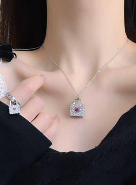 玫瑰金满钻爱心锁项链