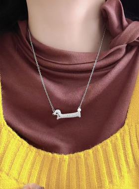 银色微镶锆石腊肠狗吊坠项链小众设计甜酷少女轻奢气质百搭锁骨链