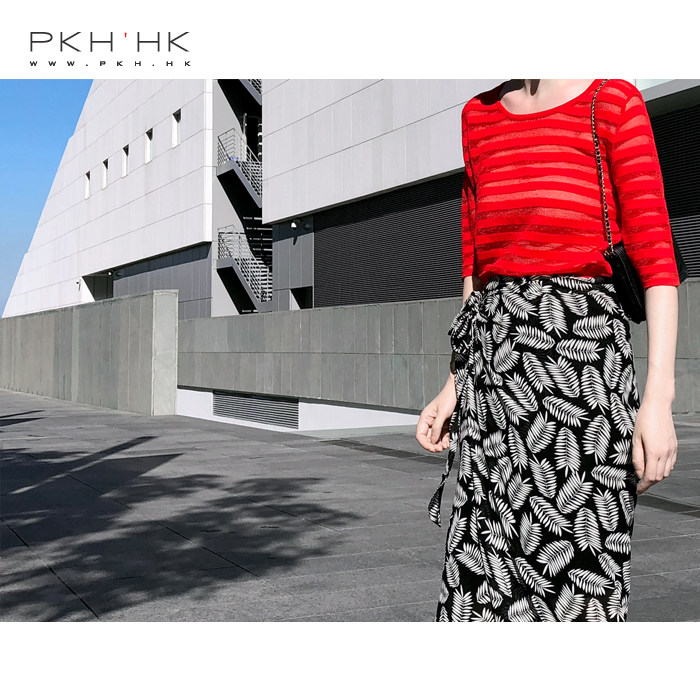 PKH.HK气质女装折扣店 春夏 透视欧根纱条纹拼接短袖宽松针织上衣