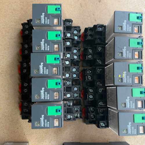 小型继电器RXM2CB2BD 8脚10A 带灯DC24议价