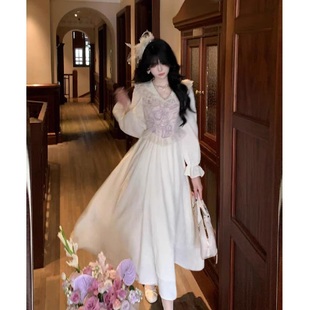 大码胖mm法式高级感蕾丝花边v领收腰连衣裙女秋冬显瘦轻礼服长裙