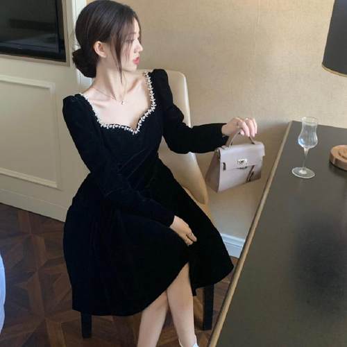 宴会千金高级丝绒生日礼服裙穿搭