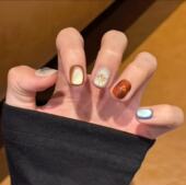 穿戴甲美甲2026新款 新年 柏拉图高级显白爆闪猫眼美甲穿戴甲