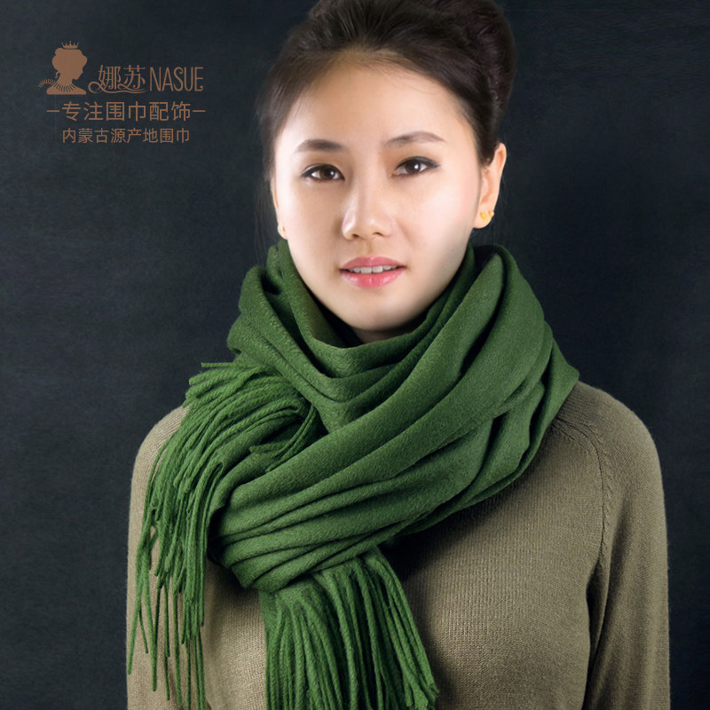 苔绿色羊毛围巾女冬季羔羊绒披肩秋冬保暖加厚两用百搭草绿色纯色