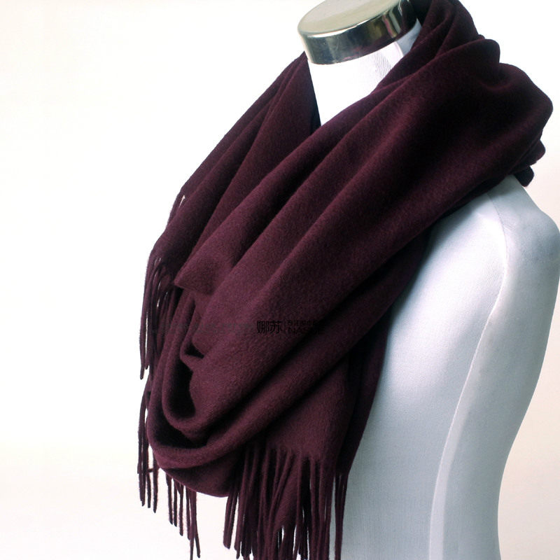 娜苏纯色羊毛围巾女秋冬季加厚保暖羔羊绒大披肩两用外搭深酒红色