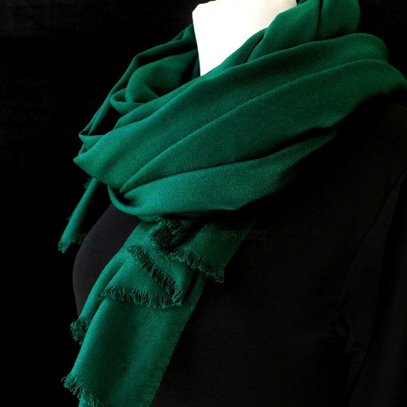 优雅长款墨绿色羊毛围巾女秋冬薄款披肩两用冬季保暖纯色文艺百搭