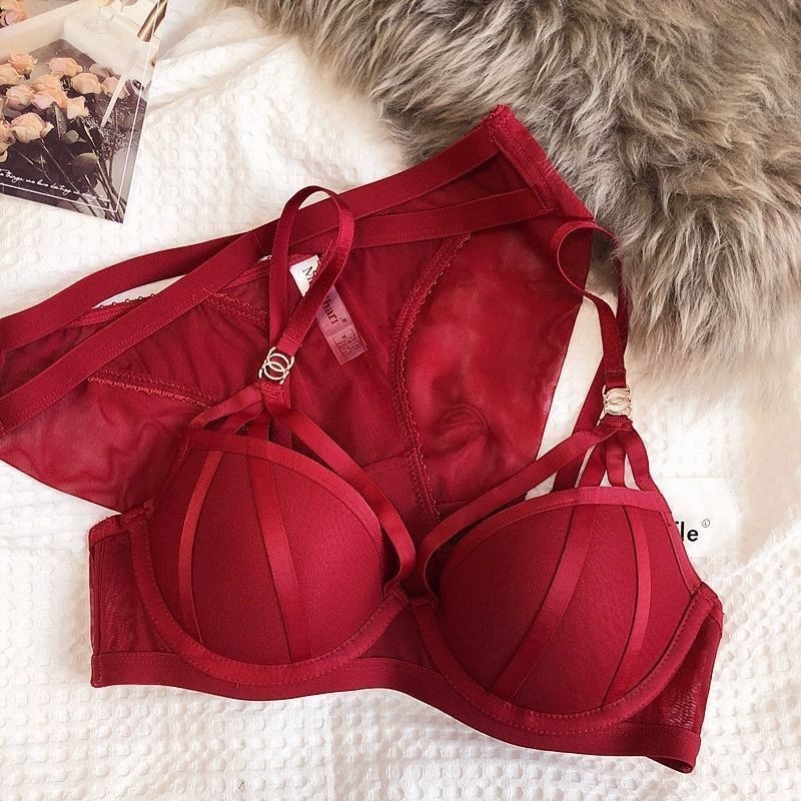爆款红色本命年纯欲风新款结婚内衣女套装聚拢小胸性感下垂胸罩