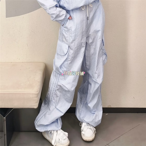 Adidas三叶草26年春夏女蓝色宽松运动休闲梭织长裤KT3058 KT3059