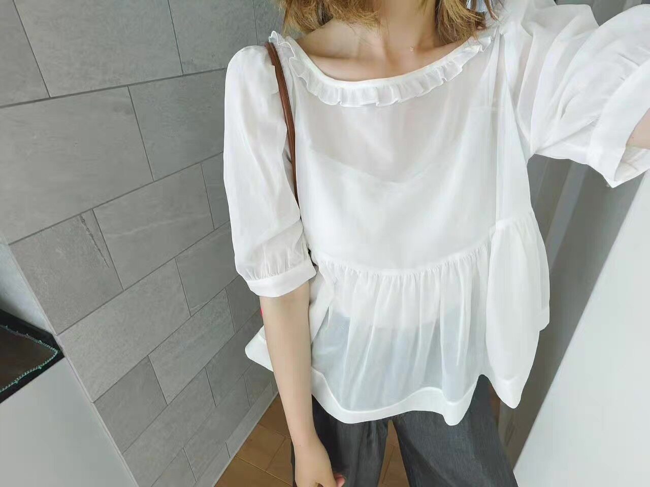 26夏季新款极简韩系甜美木耳花边圆领泡泡袖可爱娃娃衫上衣女