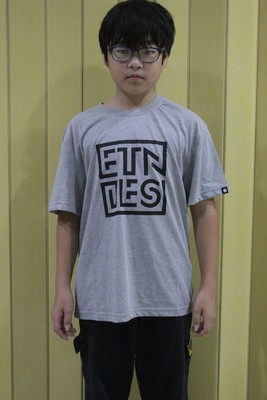 ETNIES T恤（YOUTH 小码L/XL）适合女生或小个头男生