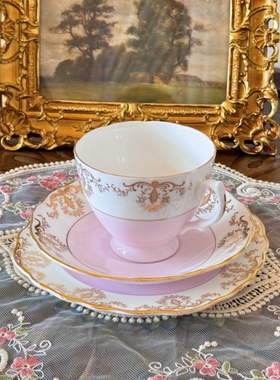 西洋古董 royal vale 白粉釉金蕾丝花环骨瓷杯碟 糖奶罐套系现货