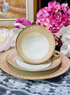 西洋古董 bavaria 巴伐利亚肉粉釉金色竖纹阔口鎏金骨瓷杯碟现货