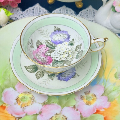 西洋古董 paragon 双狮绿釉杯内三色绣球花阔口鎏金骨瓷杯碟 现货