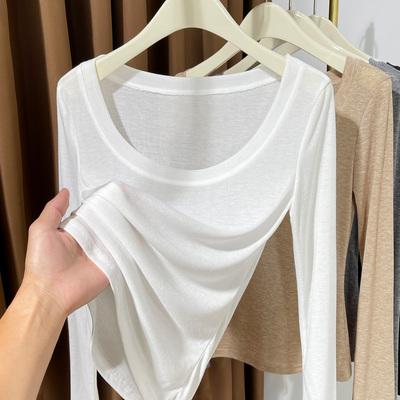 白色大圆领微透针织衫春秋