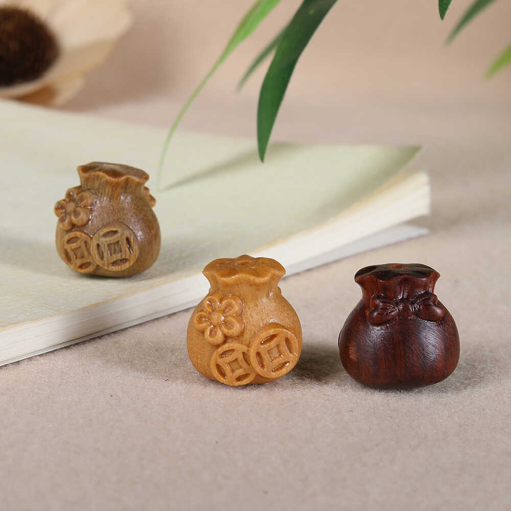 随身盘玩天然绿檀木雕工艺品