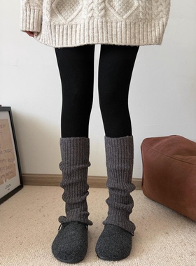 这也太韩国女范了！omg灰色条纹wa套敲软糯～搭配连裤袜显腿细～