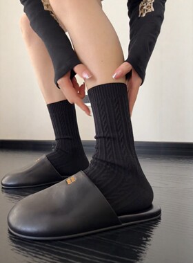 立体浮雕麻花纹中筒袜~好绝~终于get到了纯黑的魅力！时尚感拿捏