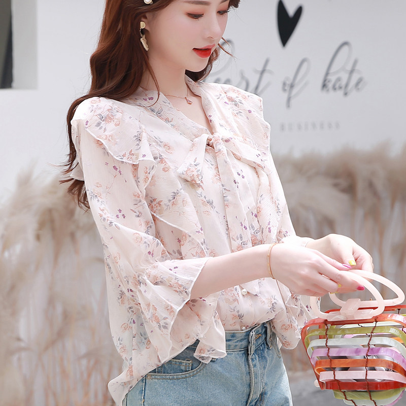 洋气雪纺上衣女2020早春新款很仙的碎花雪纺衬衫荷叶边七分袖小衫