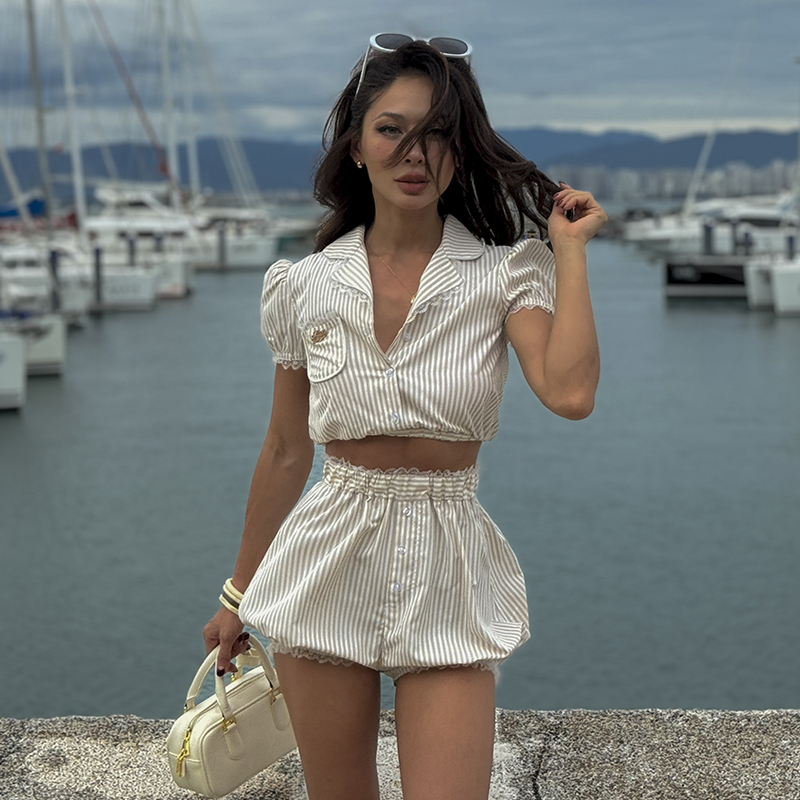 复古甜辣少女泡泡袖衬衫南瓜短裤