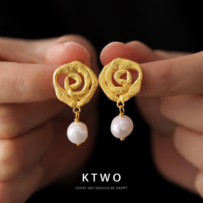镂空玫瑰淡水珍珠耳坠耳钉女轻奢小众不规则纹理设计时尚金色耳饰