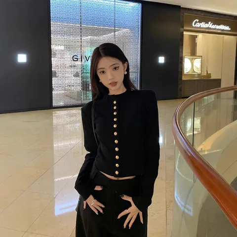 外套上衣长袖外搭女针织毛衣高级黑色开衫气质短款小香风秋季修身