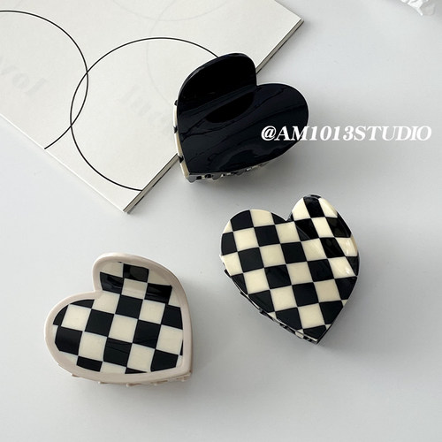 AM1013黑白棋盘格爱心鲨鱼夹