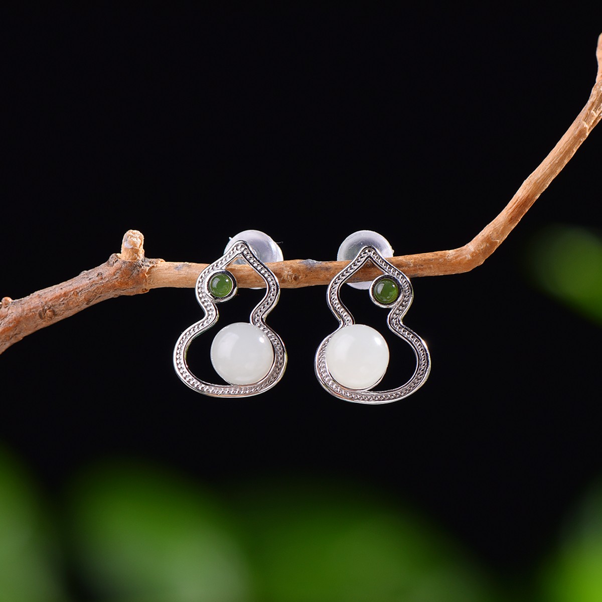 和田玉925银葫芦玉石耳钉