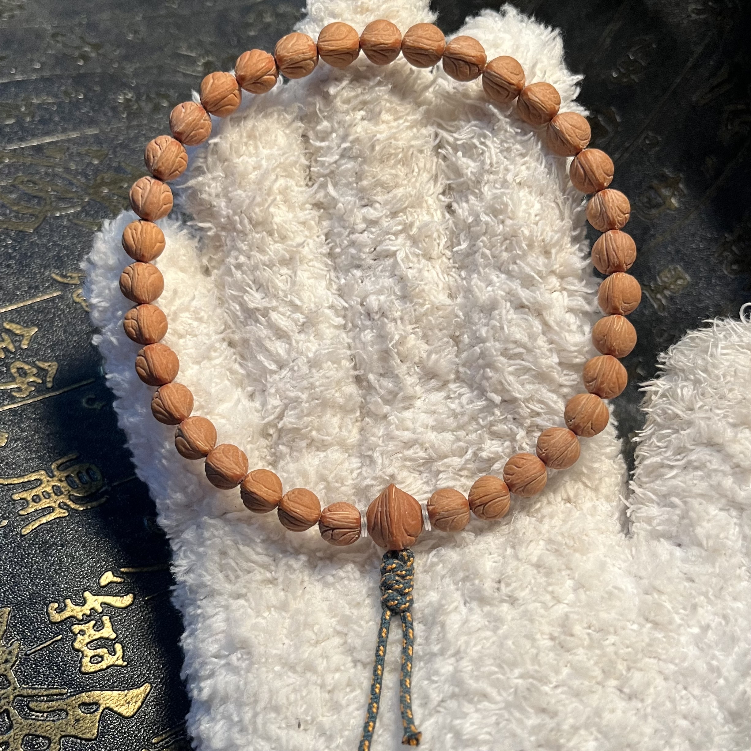 无修龙脊款秦岭龙纹桃核手串手持1.0+尺寸小金豆手串手持原皮原色