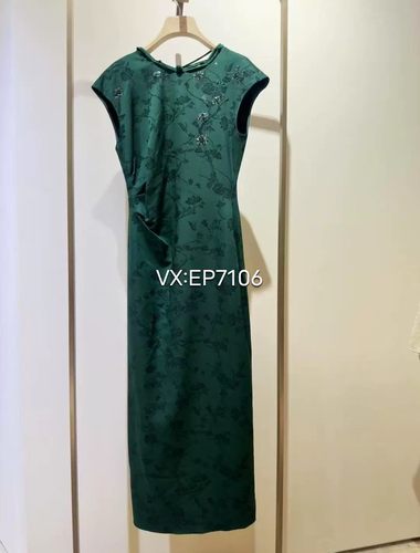 秋款绿色真丝暗纹写意花卉盘扣旗袍连衣裙 EGJAS4606A-4299