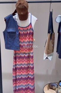 酒红色度假风收腰镂空肌理吊带连衣裙吊带裙 2999 EGKES4230A