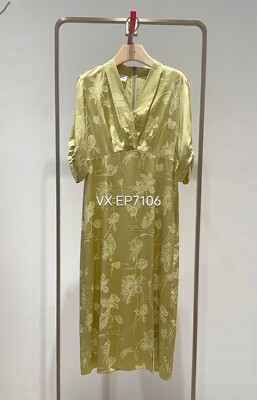 秋款绿色国风V领桑蚕丝提花优雅收腰连衣裙 EGJAS4611A-4299