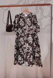 2699 EGKES4705A 咖色V领泡泡袖 气质印花收腰连衣裙