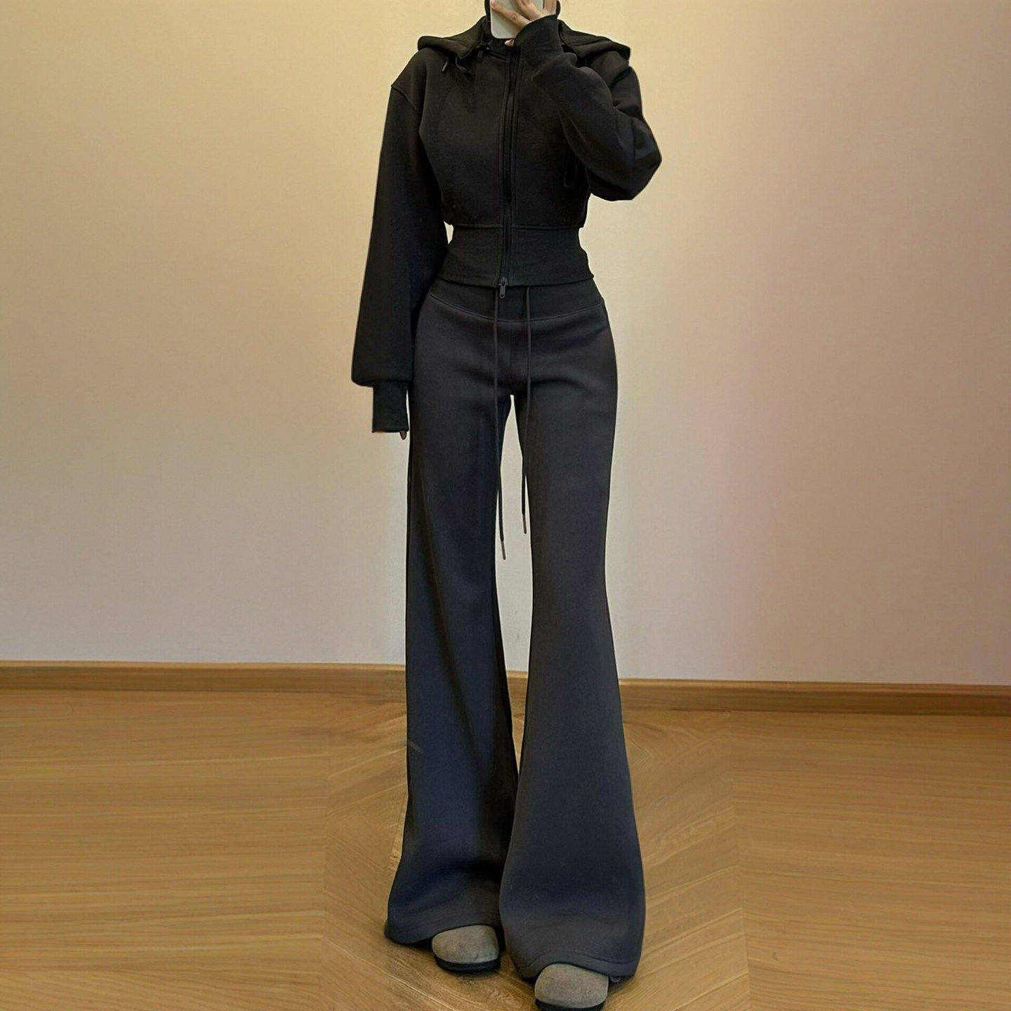 灰色运动裤子女2026新款春秋季高腰显瘦休闲微喇瑜伽裤小个子卫裤