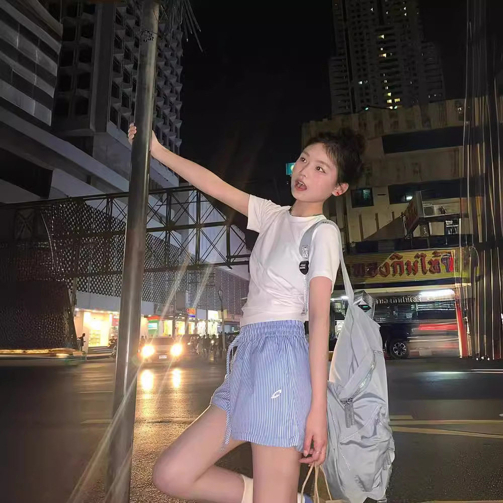 美式复古竖条纹休闲蓝色短裤女夏季2024新款小个子宽松阔腿沙滩裤