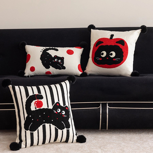 可爱卡通猫咪多巴胺抱枕套黑白条纹毛球装饰客厅沙发靠垫床头腰靠
