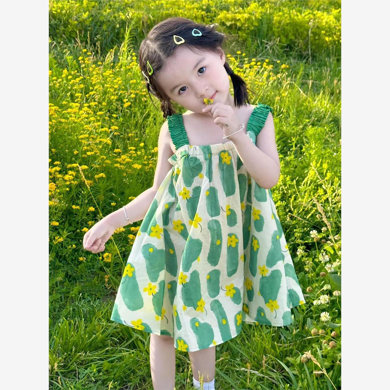 韩国童装2025夏季新款绿色印花吊带连衣裙女童度假风大摆型背心裙